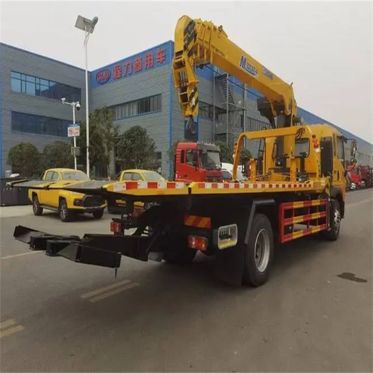 青岛市南附近小随车吊出租电话，轻松解决搬运烦恼