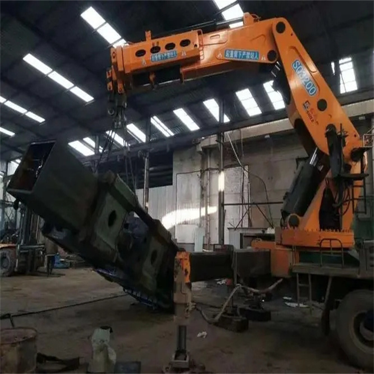 青岛市南130吨折臂吊车出租吊机租赁附近电话