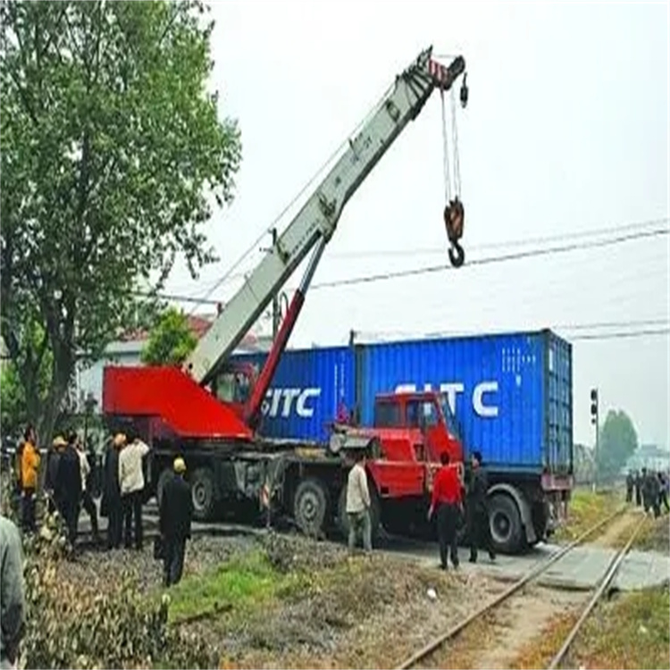 青岛市南如何快速找到附近的吊车救援公司