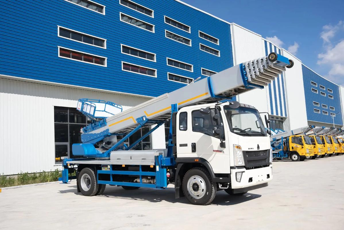 青岛市南出租云梯车高空作业车 建筑垃圾搬运